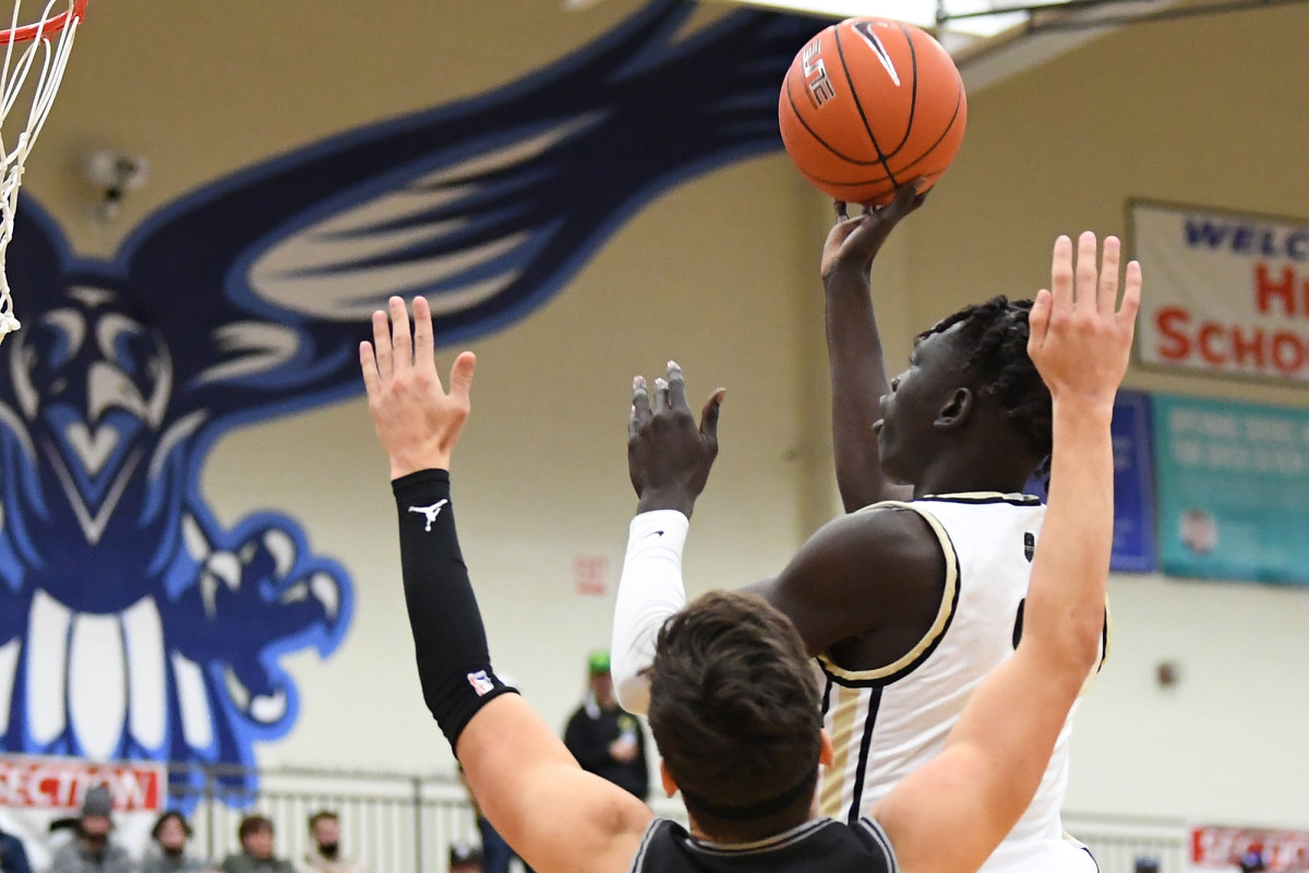 Link-Academy.Tualatin.boys-basketball.LSI-2021.Leon-Neuschwander.14