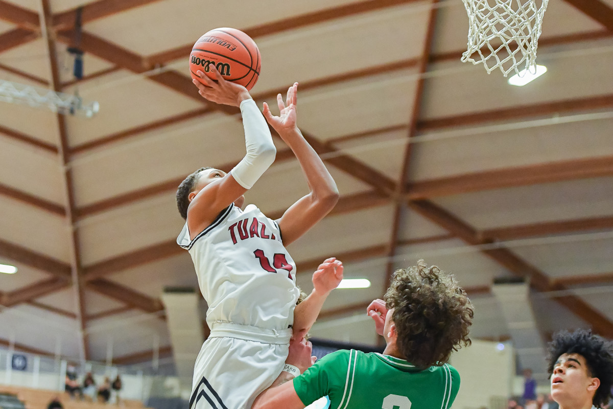 Tualatin Summit boys basketball Ken Waz 3