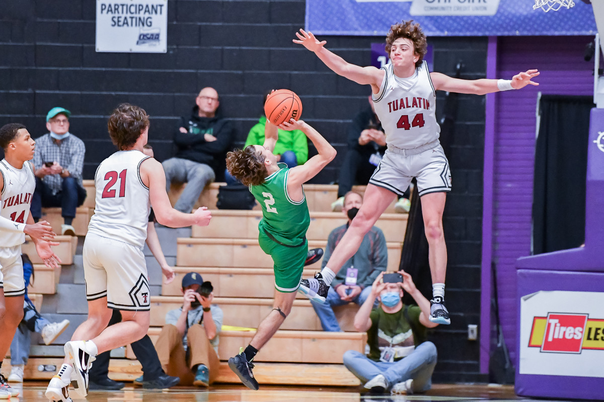 Tualatin Summit boys basketball Ken Waz 37