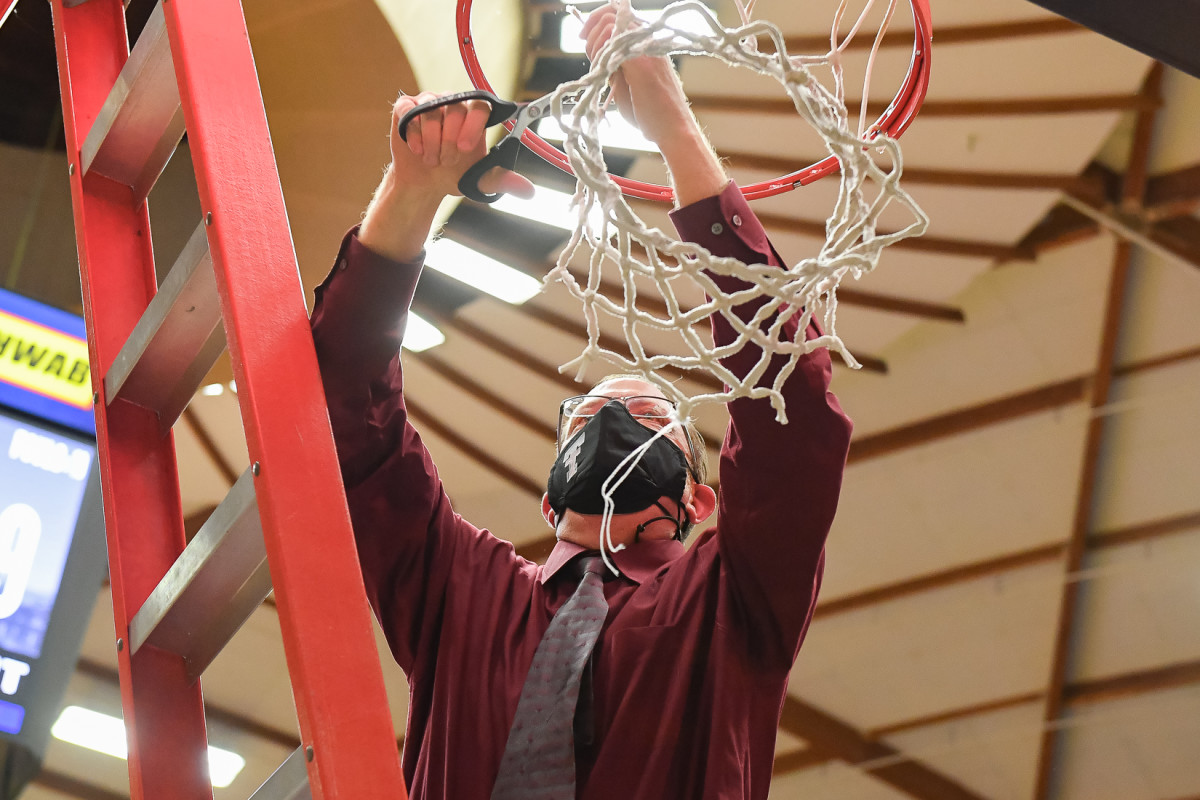 Tualatin Summit boys basketball Ken Waz 116