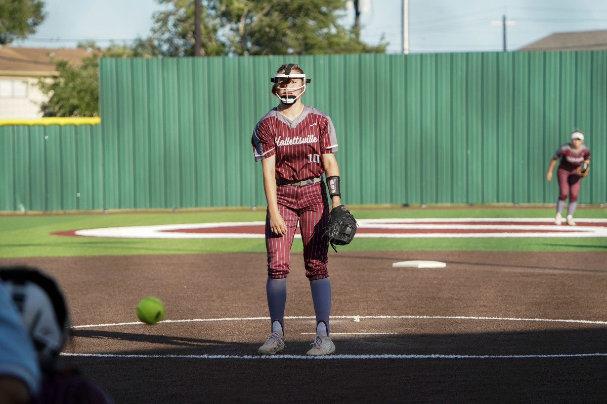 Look: Kaylie Olivarez leads Hallettsville over Bishop and into Texas 3A ...