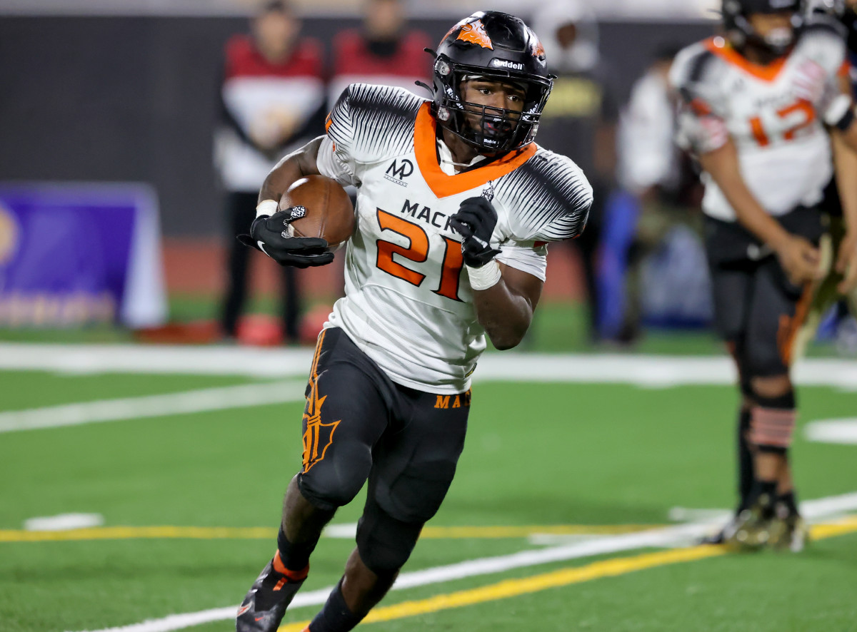 Jaivian Thomas (21) is now a freshman at Cal after being named the Metro Player of the Year last season by the San Francisco Chronicle