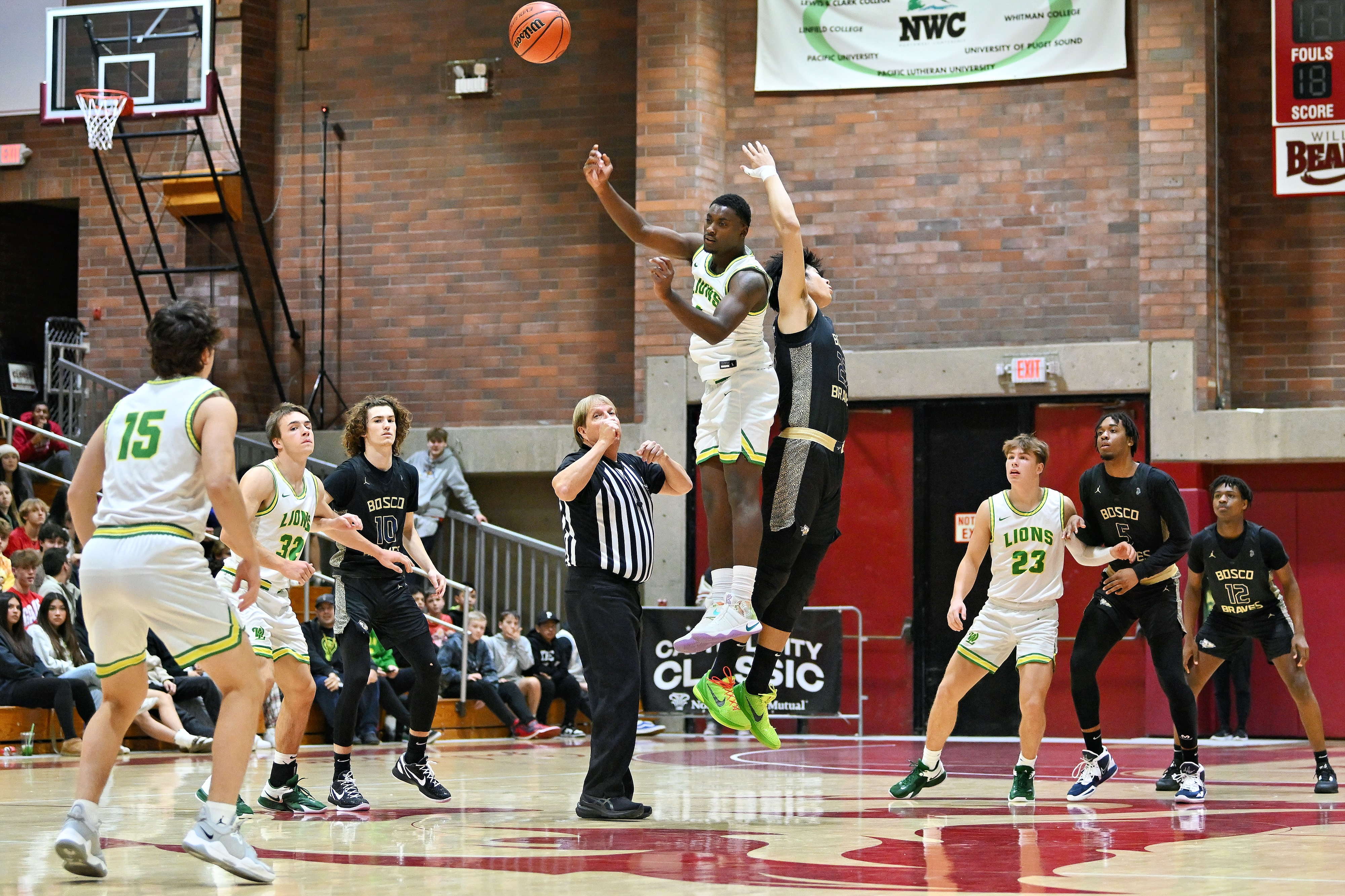 West Linn St. John Bosco boys basketball Oregon Capitol City Classic final Leon Neuschwander 1