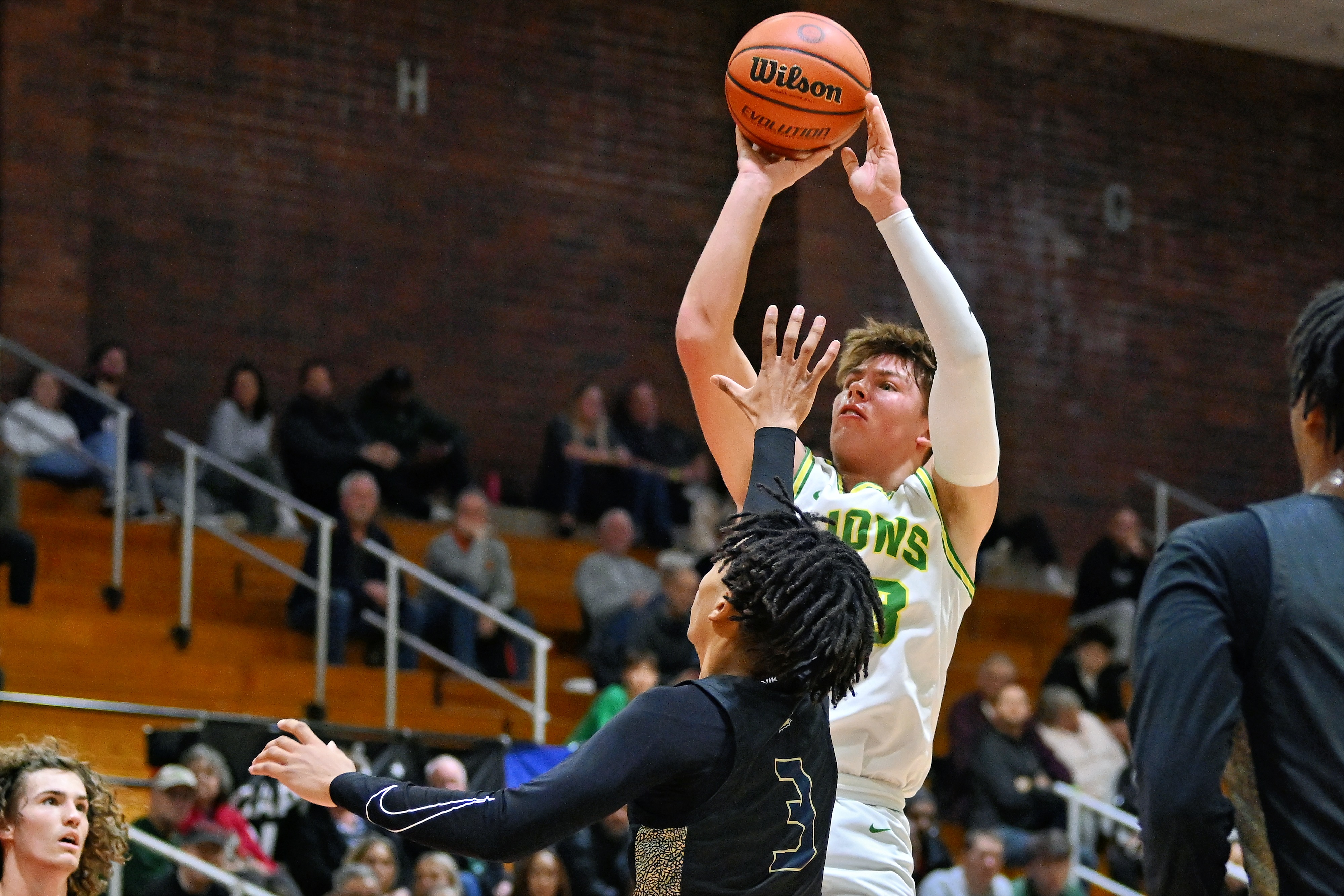 West Linn St. John Bosco boys basketball Oregon Capitol City Classic final Leon Neuschwander 19