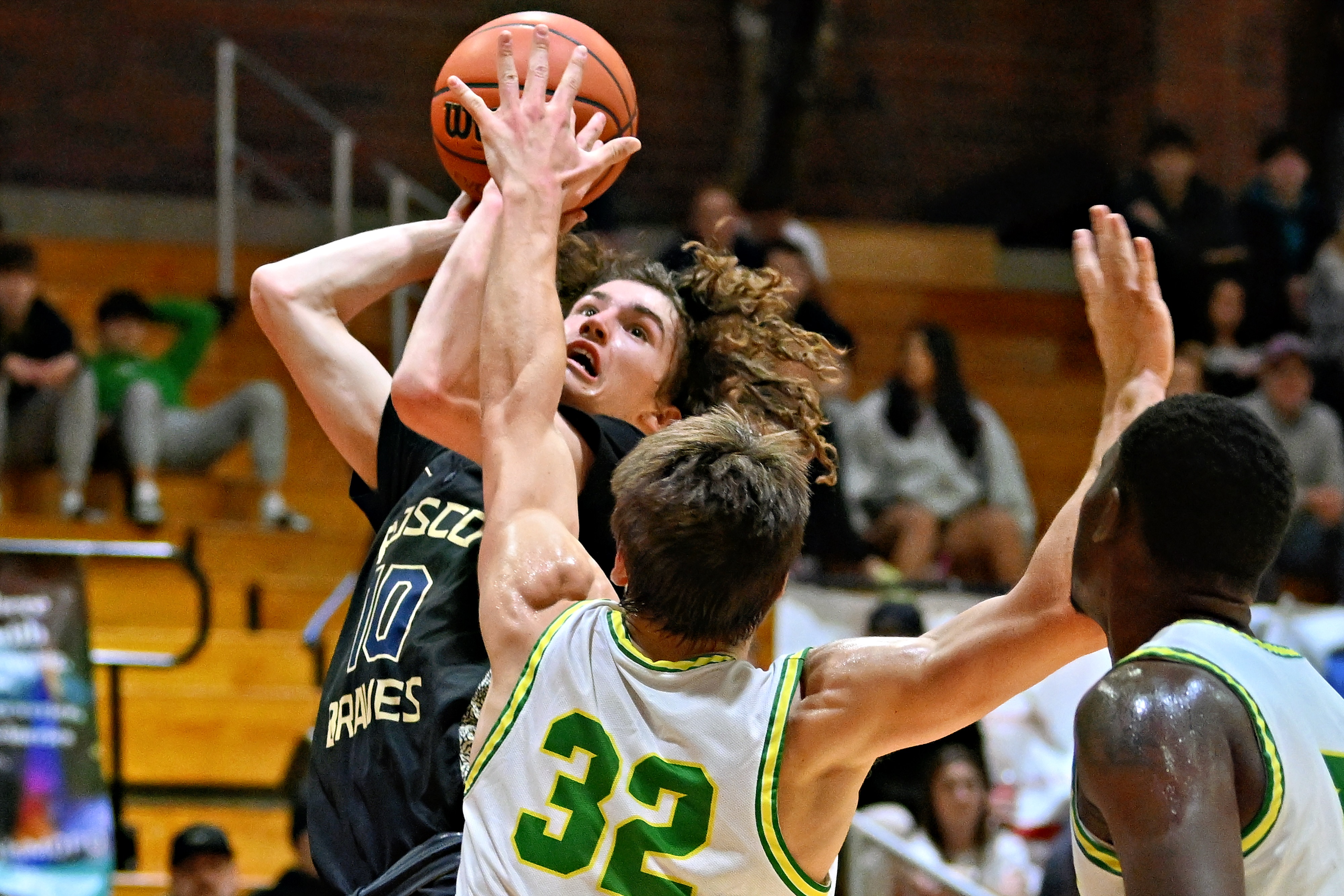 West Linn St. John Bosco boys basketball Oregon Capitol City Classic final Leon Neuschwander 44