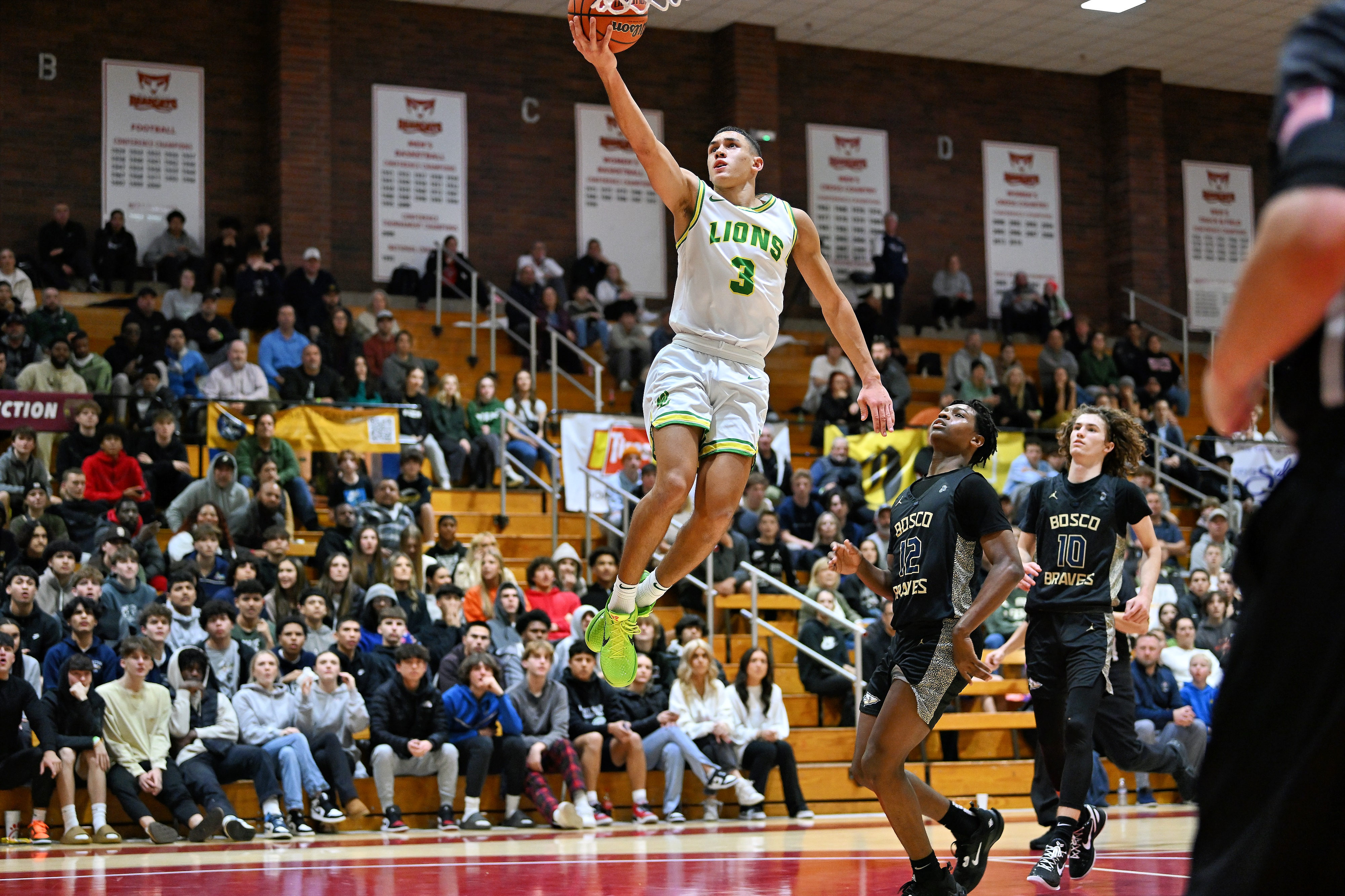 West Linn St. John Bosco boys basketball Oregon Capitol City Classic final Leon Neuschwander 61