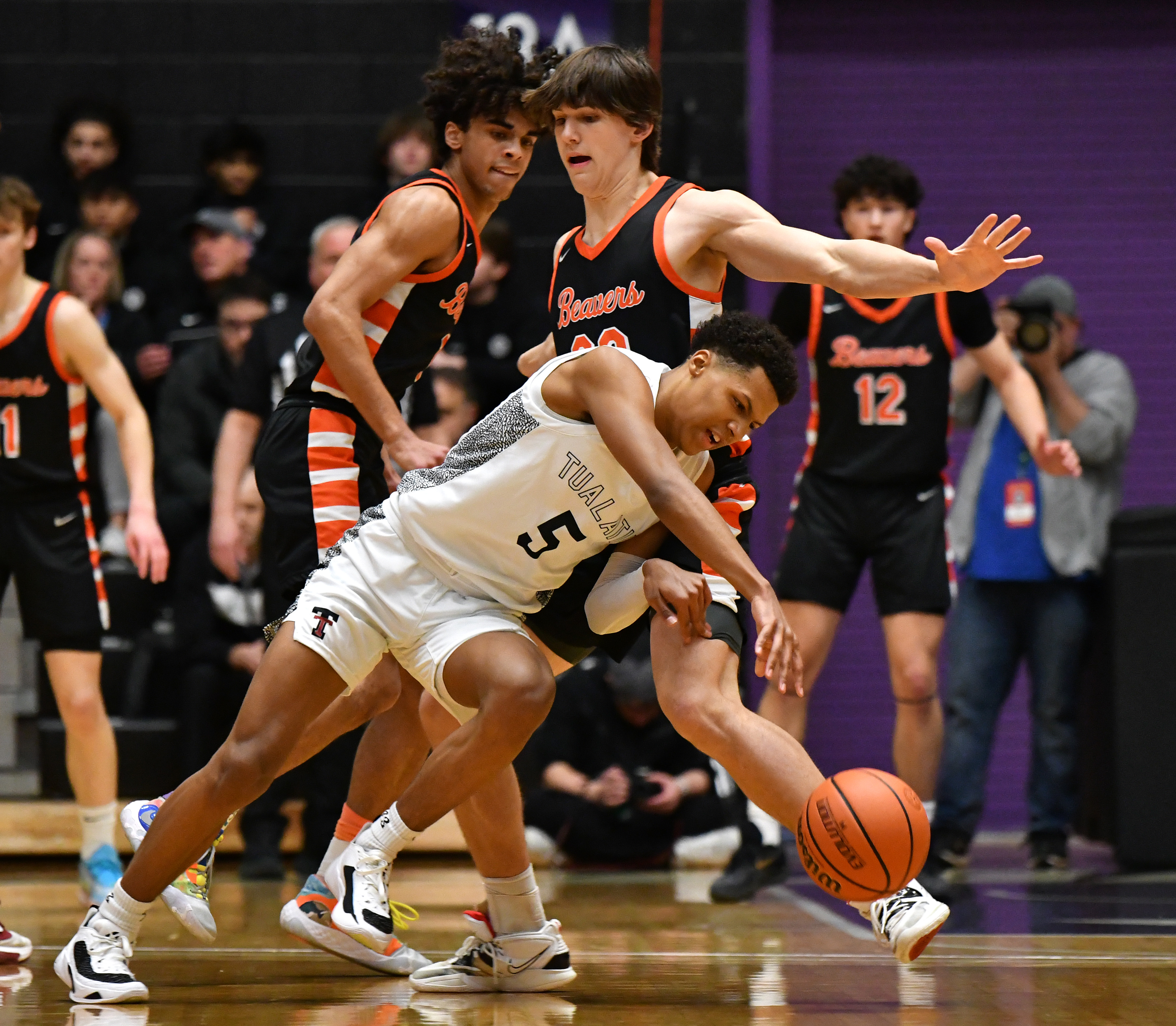 Beaverton Tualatin 6A Oregon boys basketball quarterfinal Taylor Balkom 01