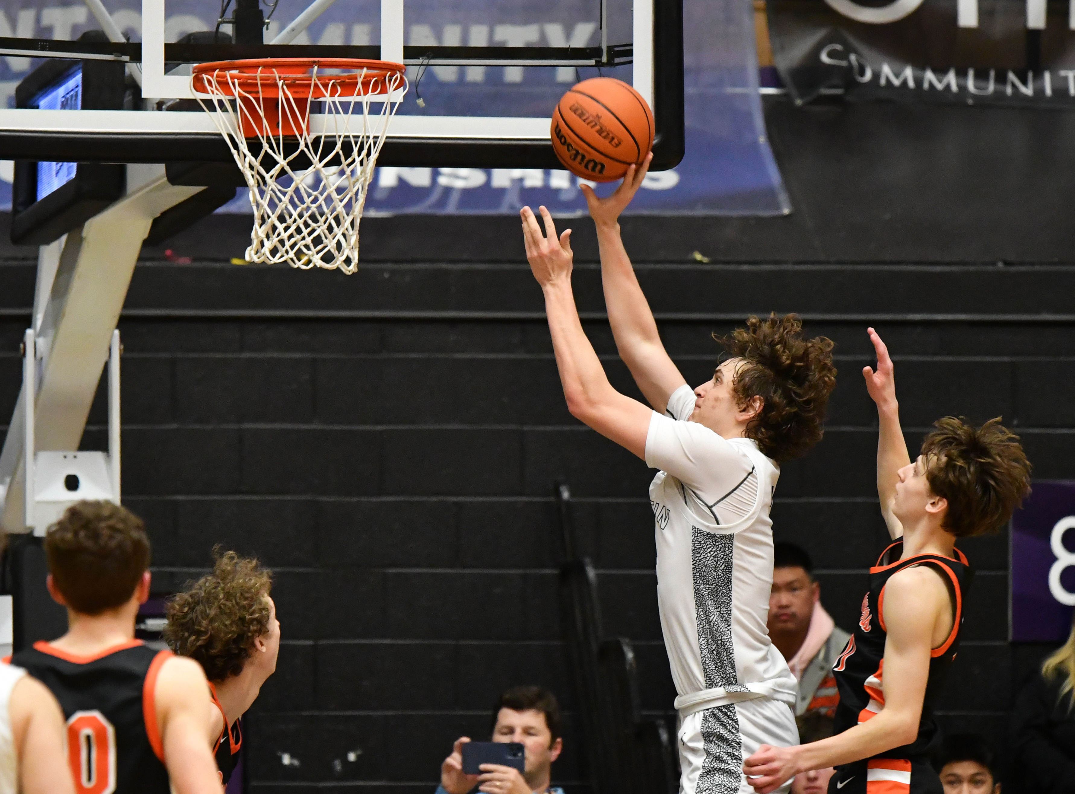 Beaverton Tualatin 6A Oregon boys basketball quarterfinal Taylor Balkom 38