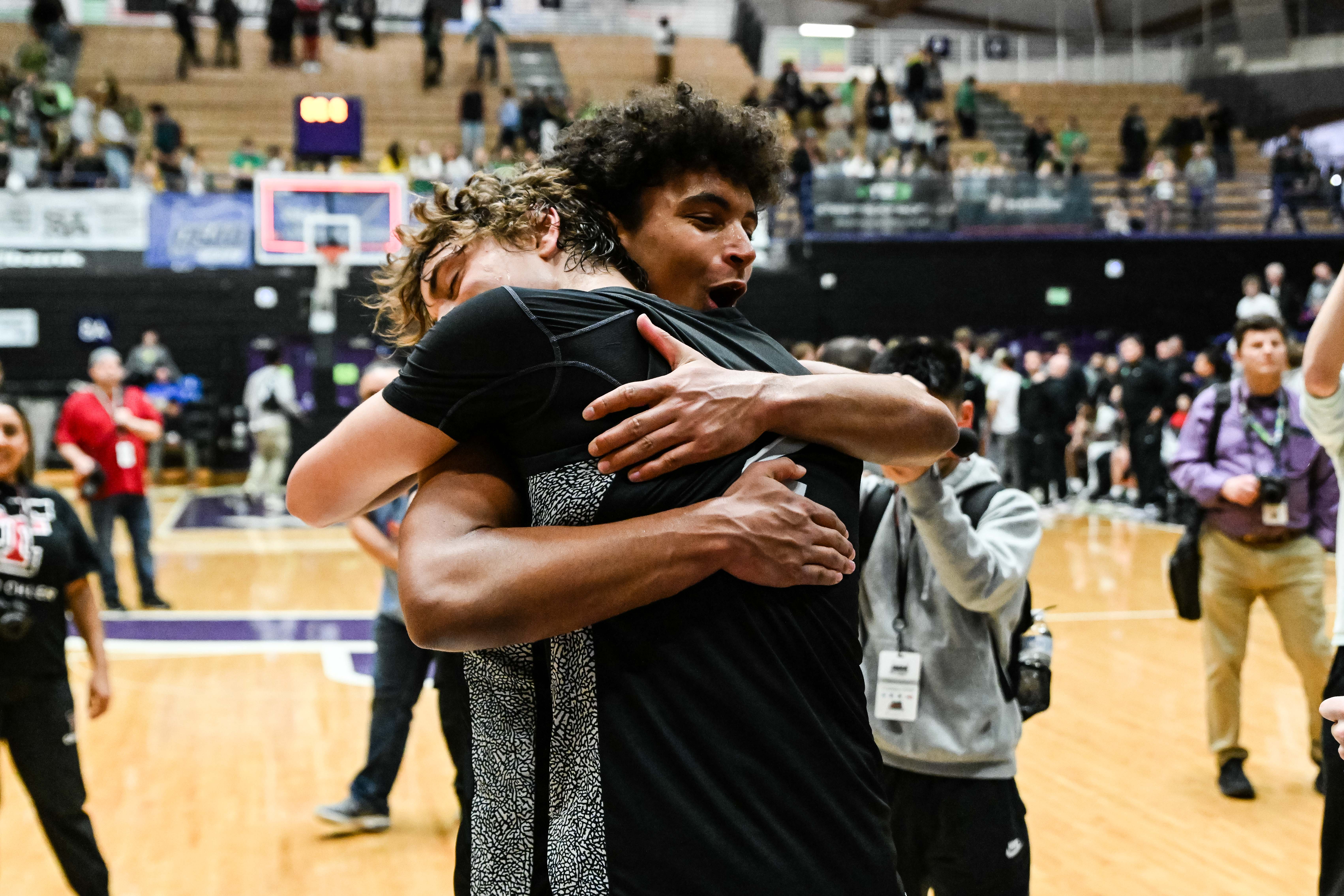 West Linn Tualatin 6A Oregon boys basketball final Naji Saker 1 -216