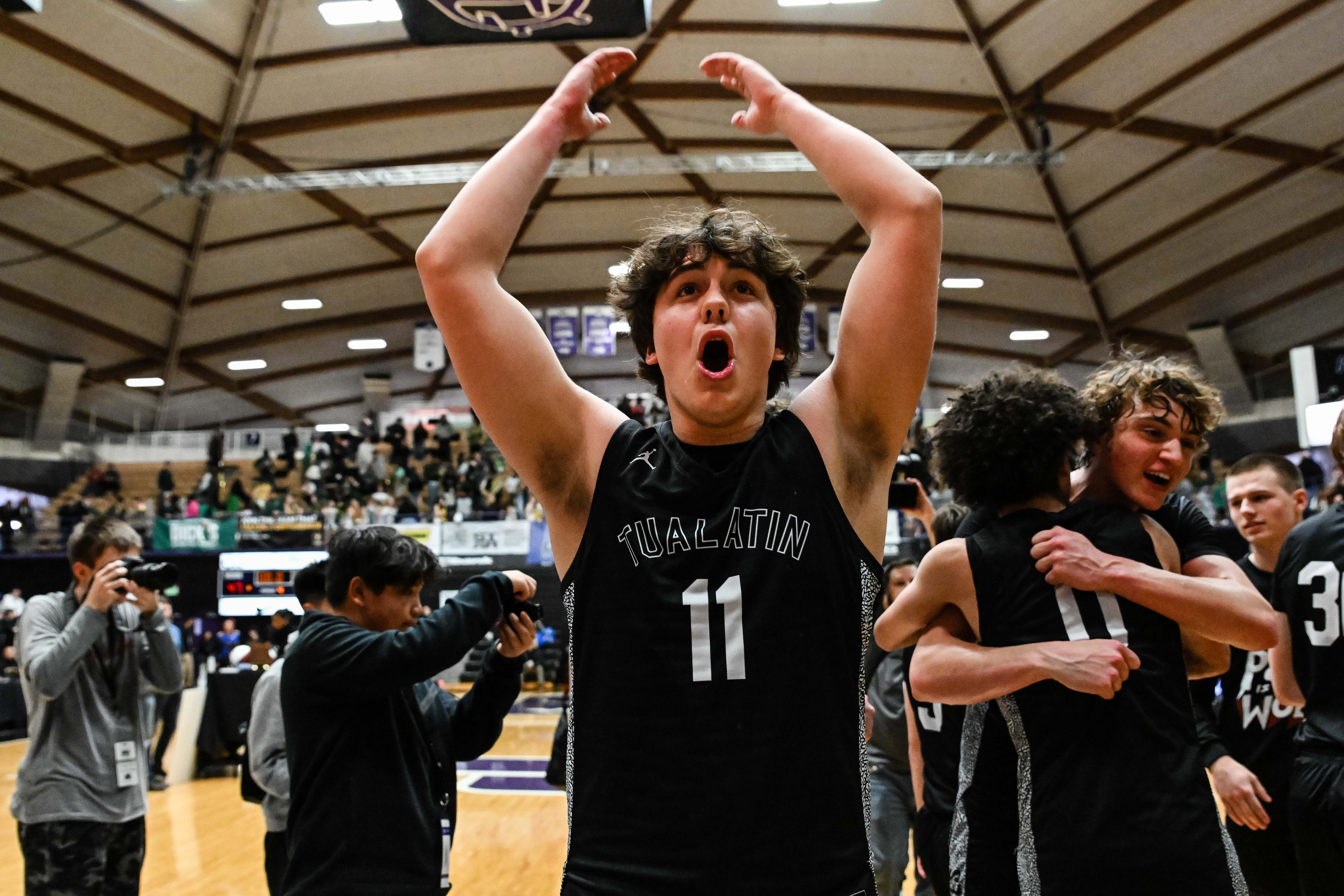 West Linn Tualatin 6A Oregon boys basketball final Naji Saker 1 -215