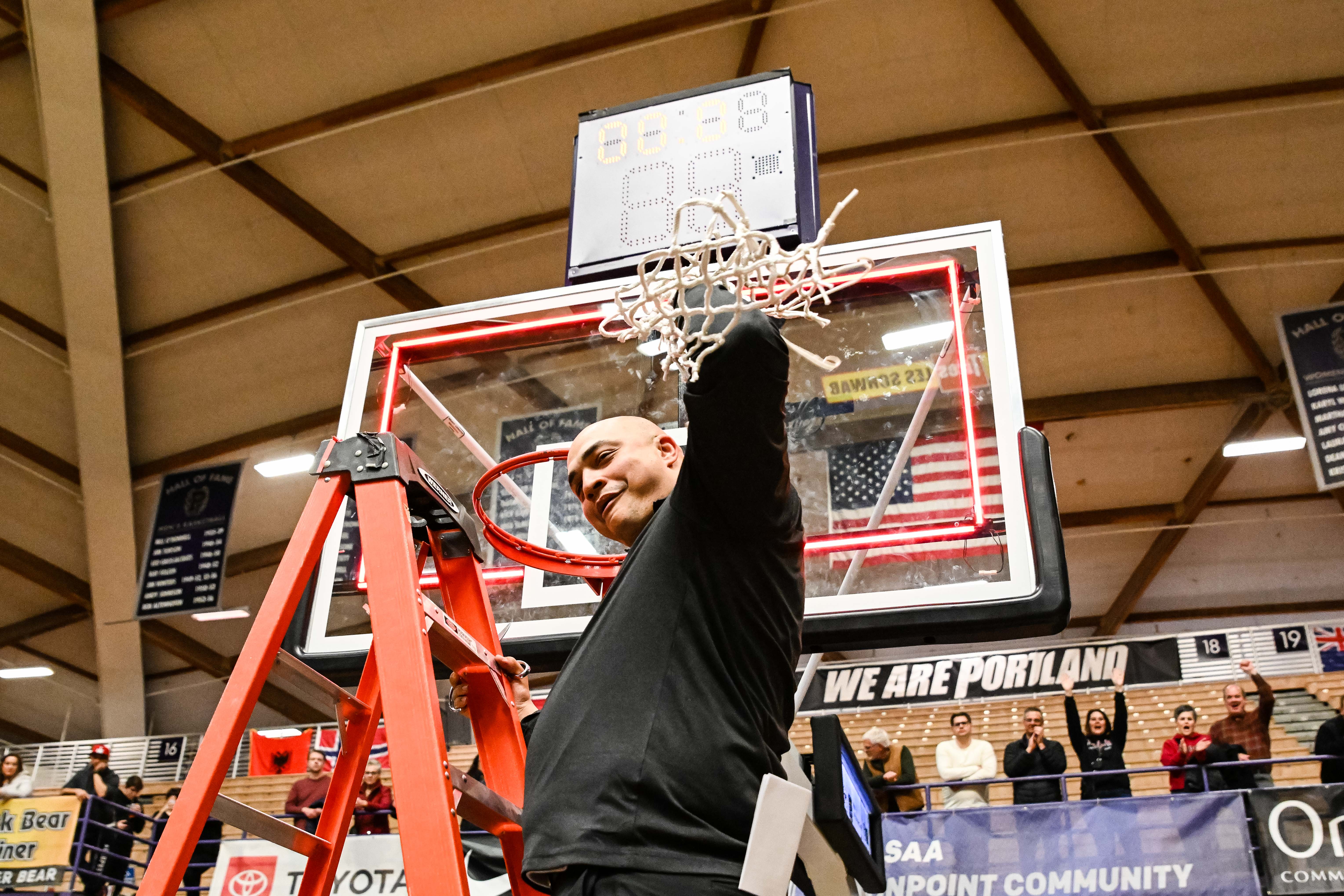 West Linn Tualatin 6A Oregon boys basketball final Naji Saker 1 -238