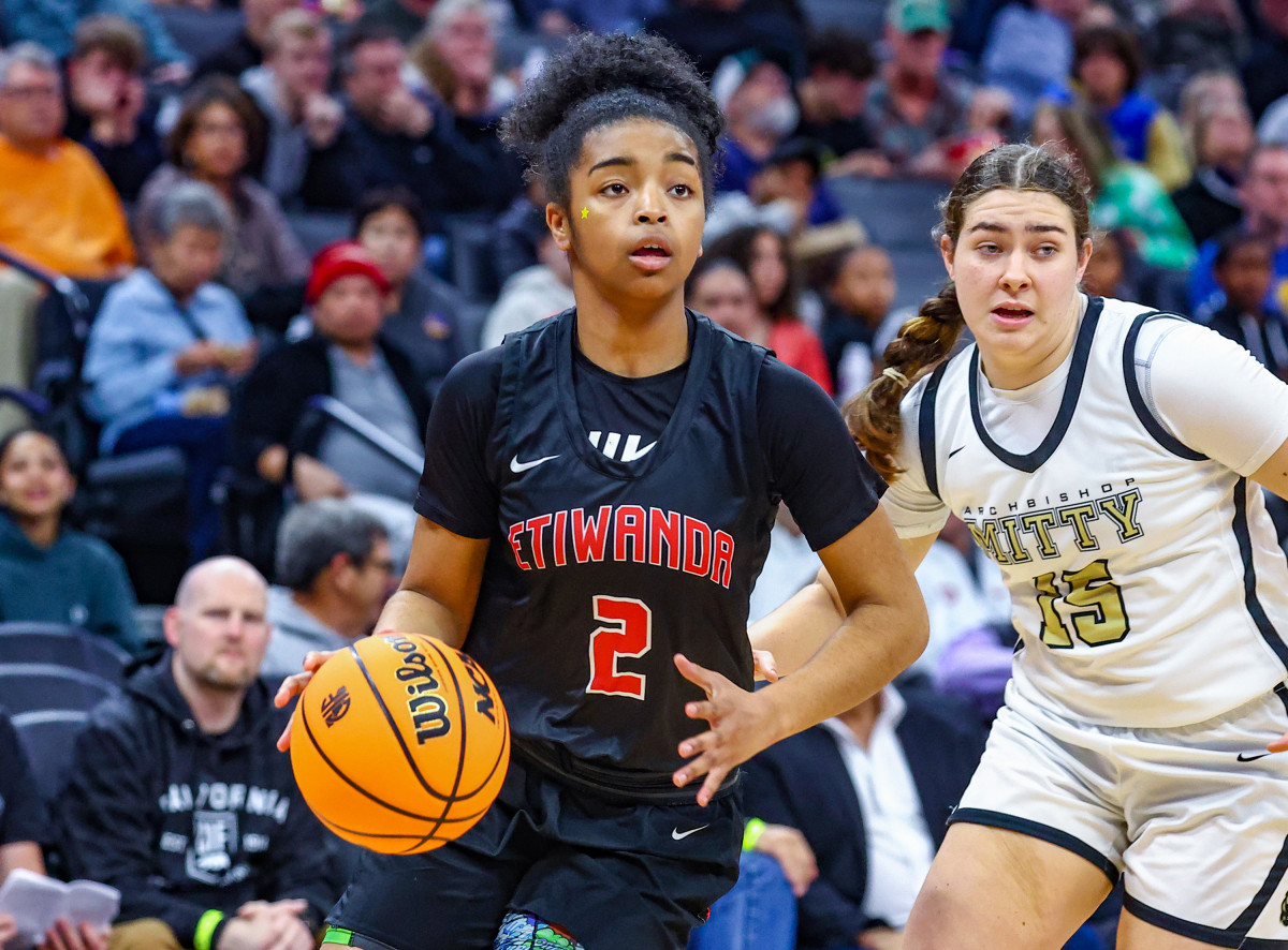 Arynn Finley is a sophomore guard for Etiwanda.