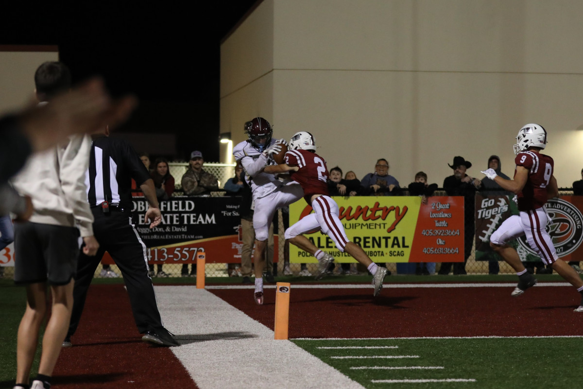 Blanchard receiver Jaxon Laminack keeps one foot in bounds as he comes down with the touchdown catch on the game's final play as the Lions won at Tuttle, 30-28, on Oct. 7, 2022. Photo courtesy of Rachelle Rogers/RSP Photography