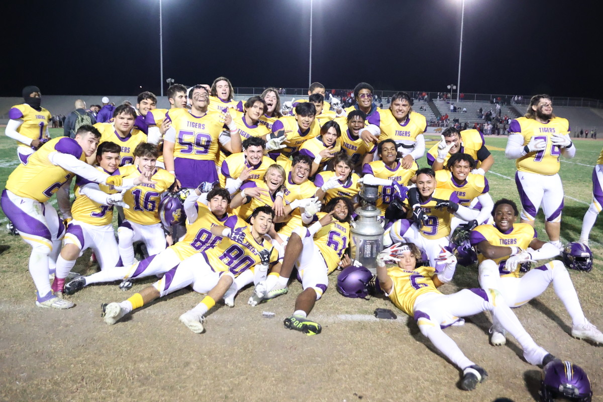 Central Section: No. 9 Lemoore Starts Fast, Finishes Off No. 13 Hanford 