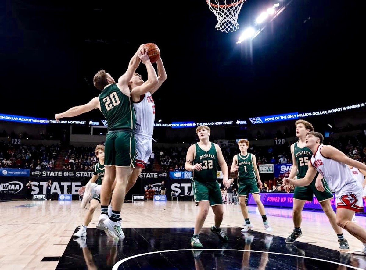 1B WIAA Boys Basketball Semifinals: Mossyrock Holds Off DeSales In ...