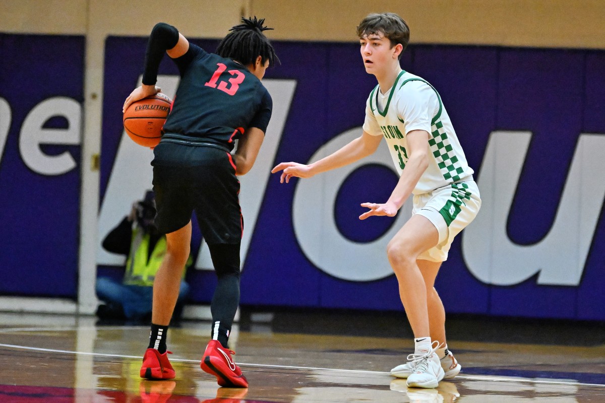 a Summit Mountain View 5A Oregon boys basketball quarterfinal 2024 Leon Neuschwander 8