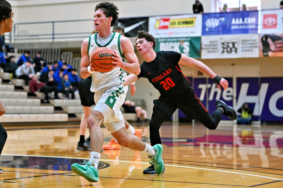 a Summit Mountain View 5A Oregon boys basketball quarterfinal 2024 Leon Neuschwander 17