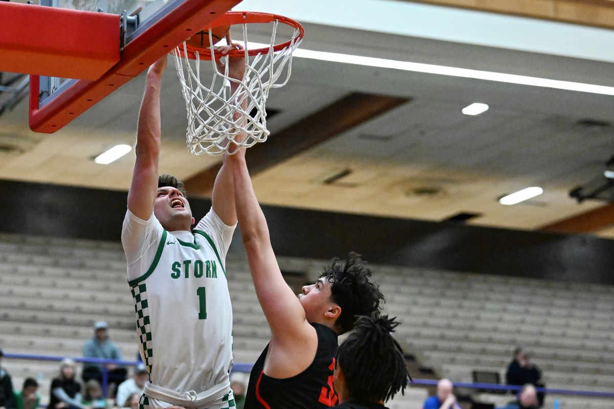 a Summit Mountain View 5A Oregon boys basketball quarterfinal 2024 Leon Neuschwander 49