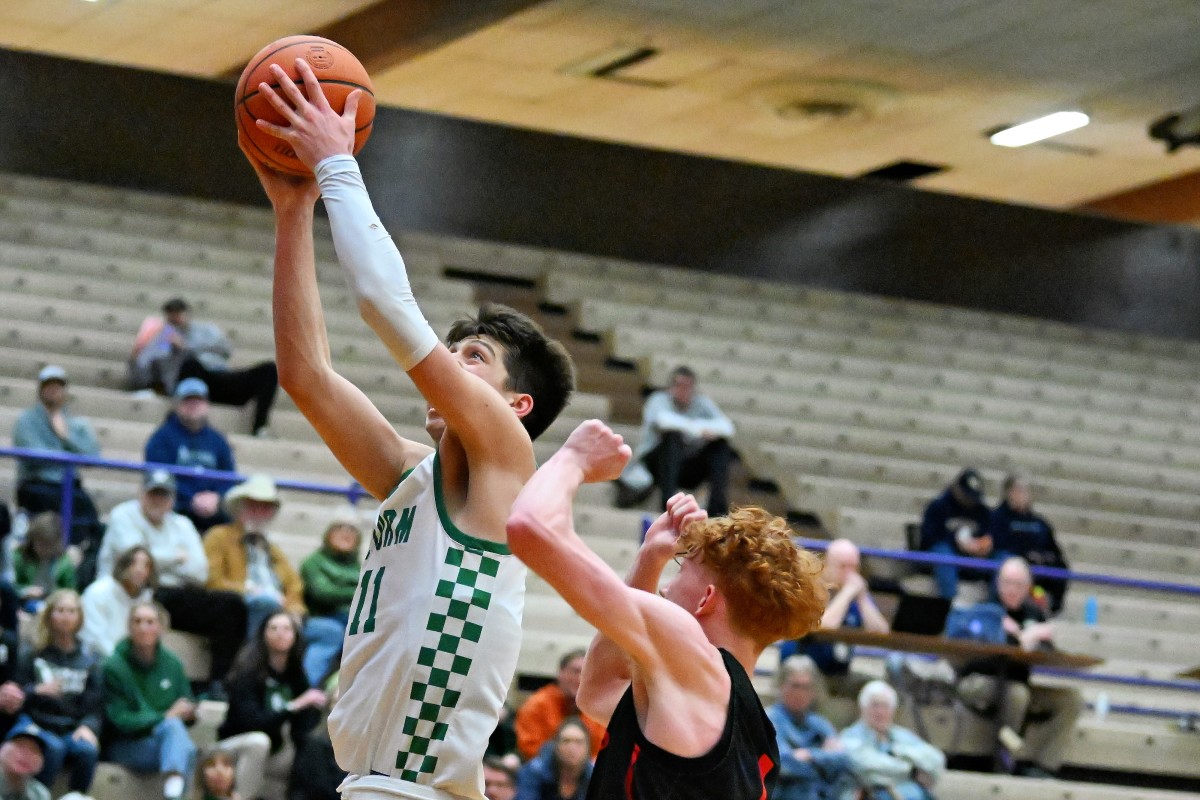 a Summit Mountain View 5A Oregon boys basketball quarterfinal 2024 Leon Neuschwander 51