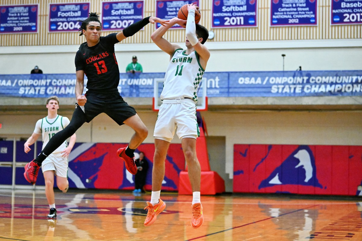 a Summit Mountain View 5A Oregon boys basketball quarterfinal 2024 Leon Neuschwander 52