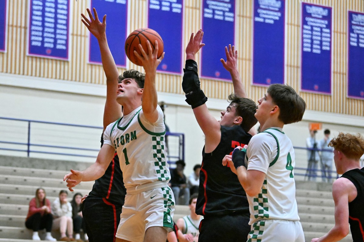 a Summit Mountain View 5A Oregon boys basketball quarterfinal 2024 Leon Neuschwander 22