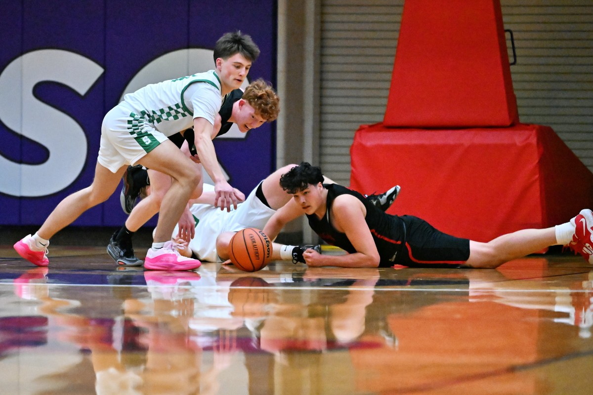 a Summit Mountain View 5A Oregon boys basketball quarterfinal 2024 Leon Neuschwander 23