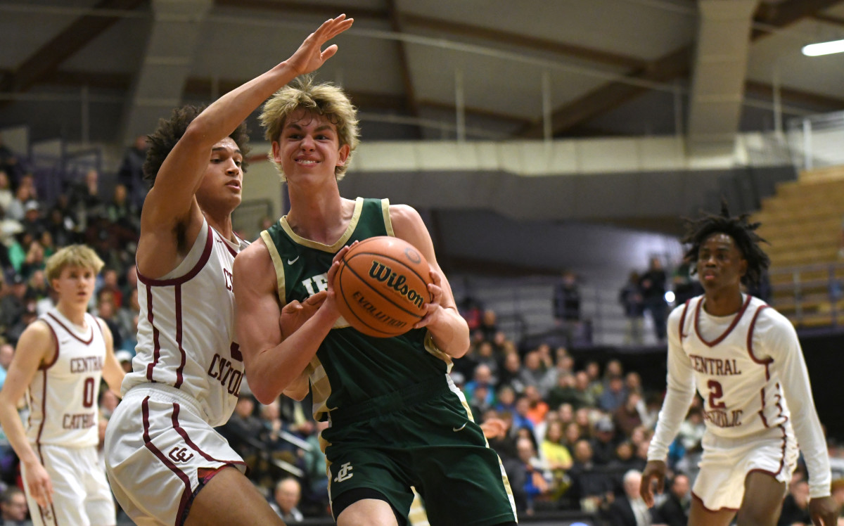 Jesuit Central Catholic 6A Oregon boys basketball quarterfinal 2024 Taylor Balkom 32