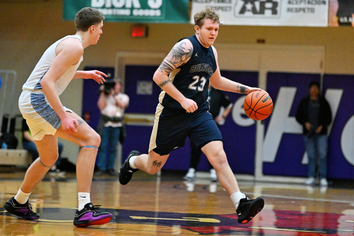 a Woodburn West Albany 5A Oregon boys basketball quarterfinal 2024 Leon Neuschwander 54