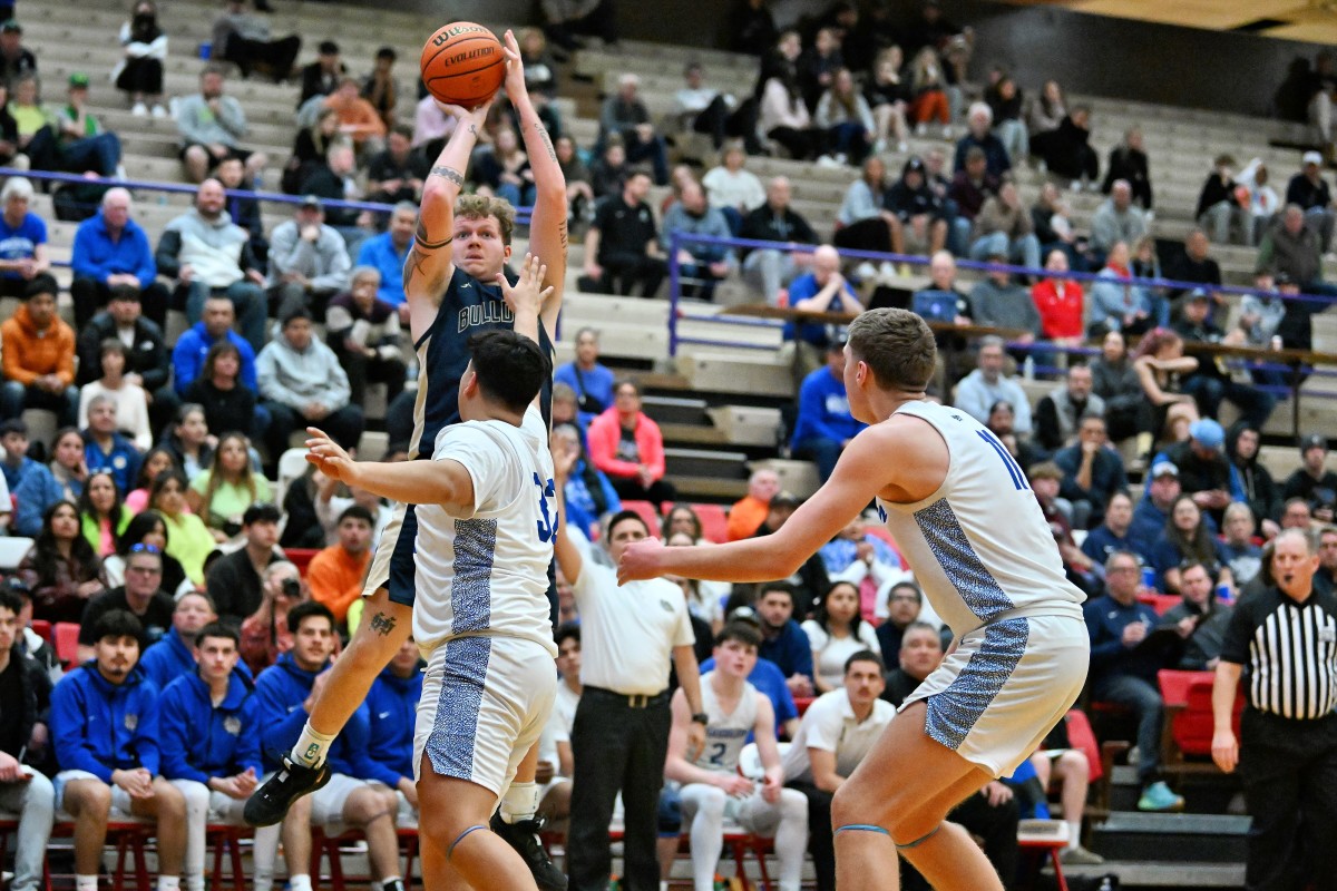 a Woodburn West Albany 5A Oregon boys basketball quarterfinal 2024 Leon Neuschwander 17