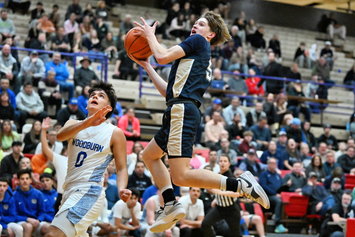 a Woodburn West Albany 5A Oregon boys basketball quarterfinal 2024 Leon Neuschwander 19