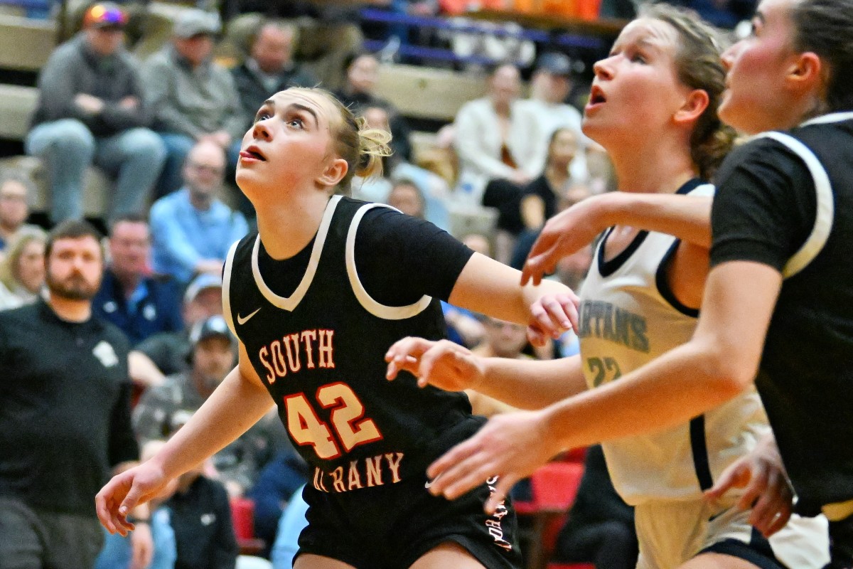 a Corvallis South Albany 5A Oregon girls basketball quarterfinal 2024 Leon Neuschwander 37