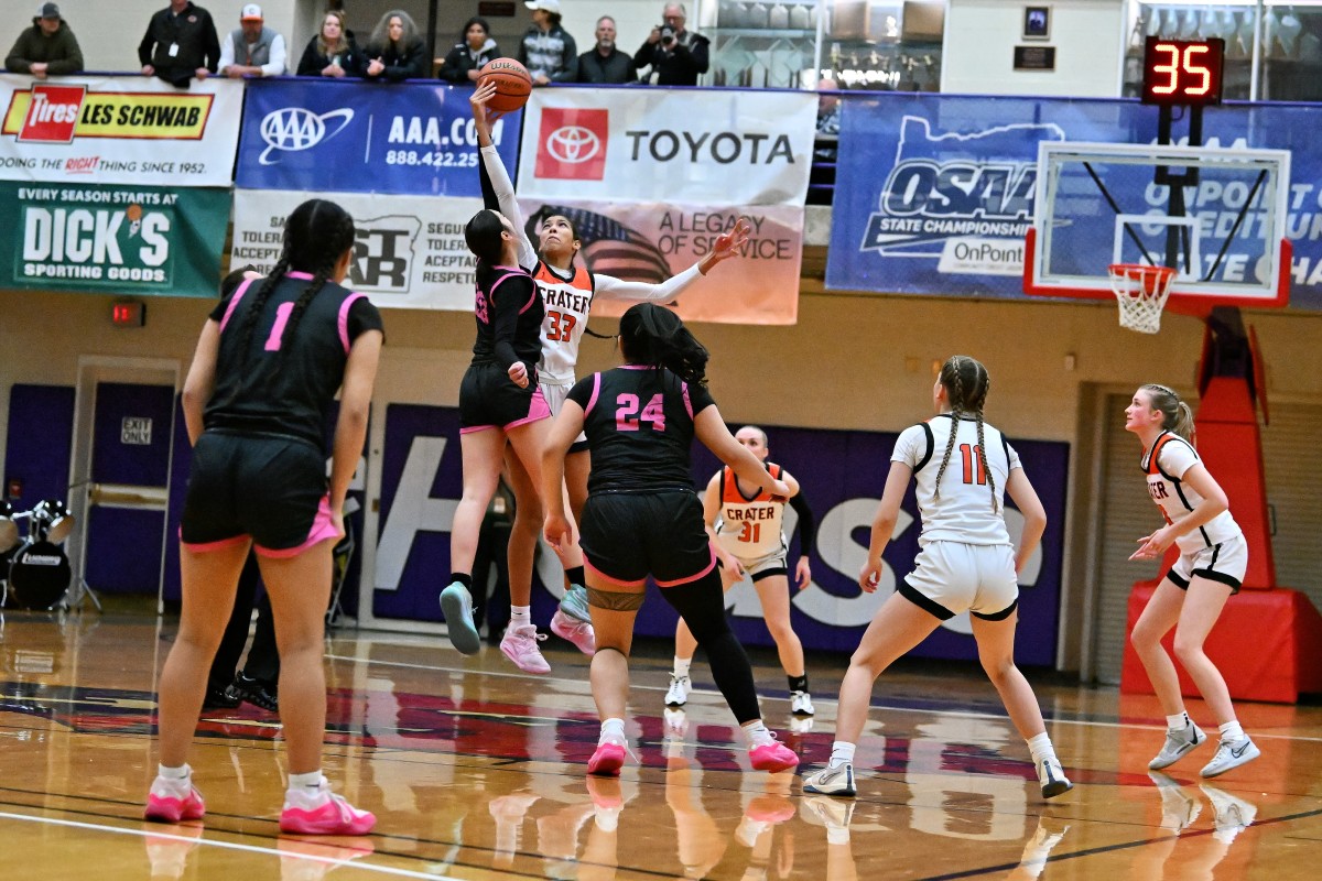 a Crater Springfield 5A Oregon girls basketball quarterfinal 2024 Leon Neuschwander 1