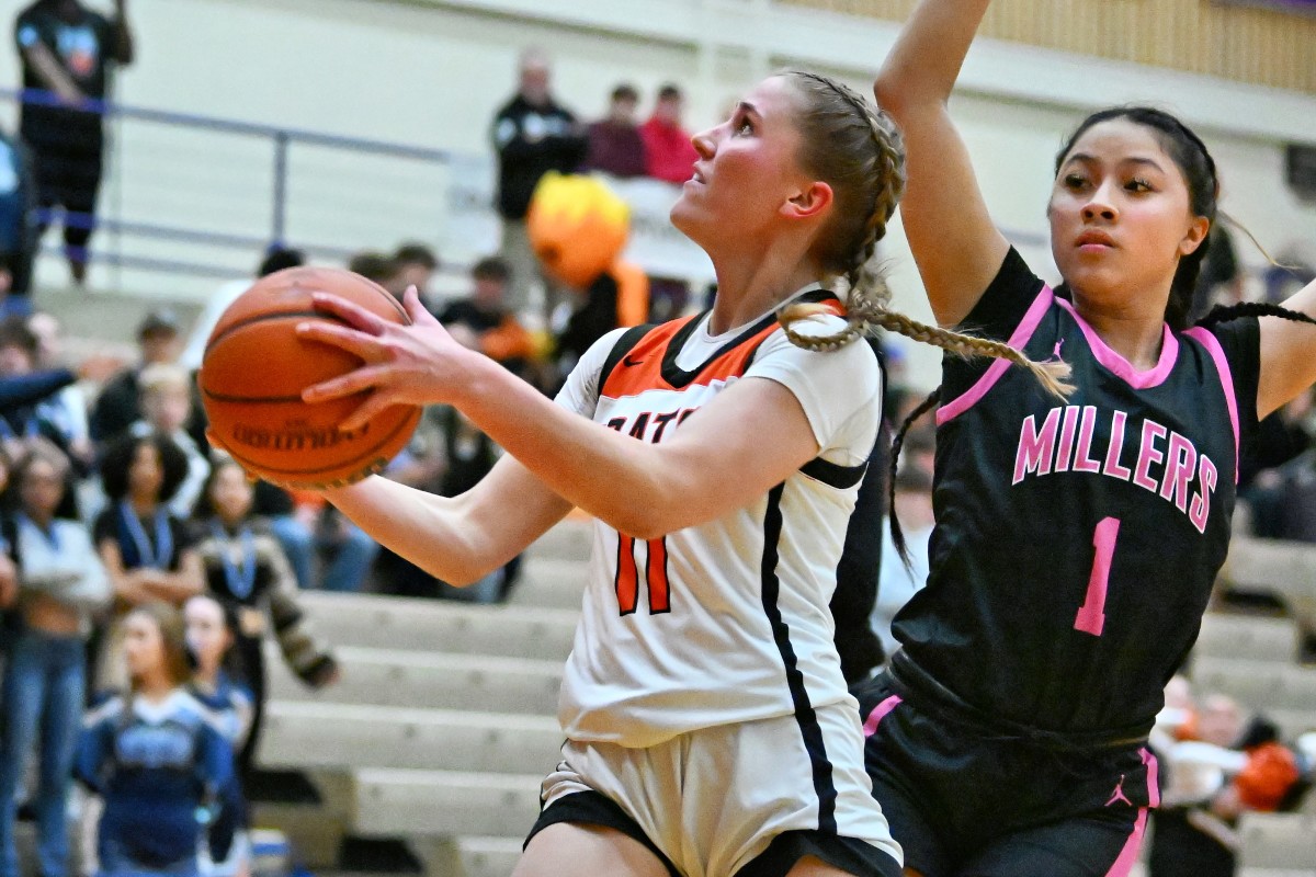 a Crater Springfield 5A Oregon girls basketball quarterfinal 2024 Leon Neuschwander 4