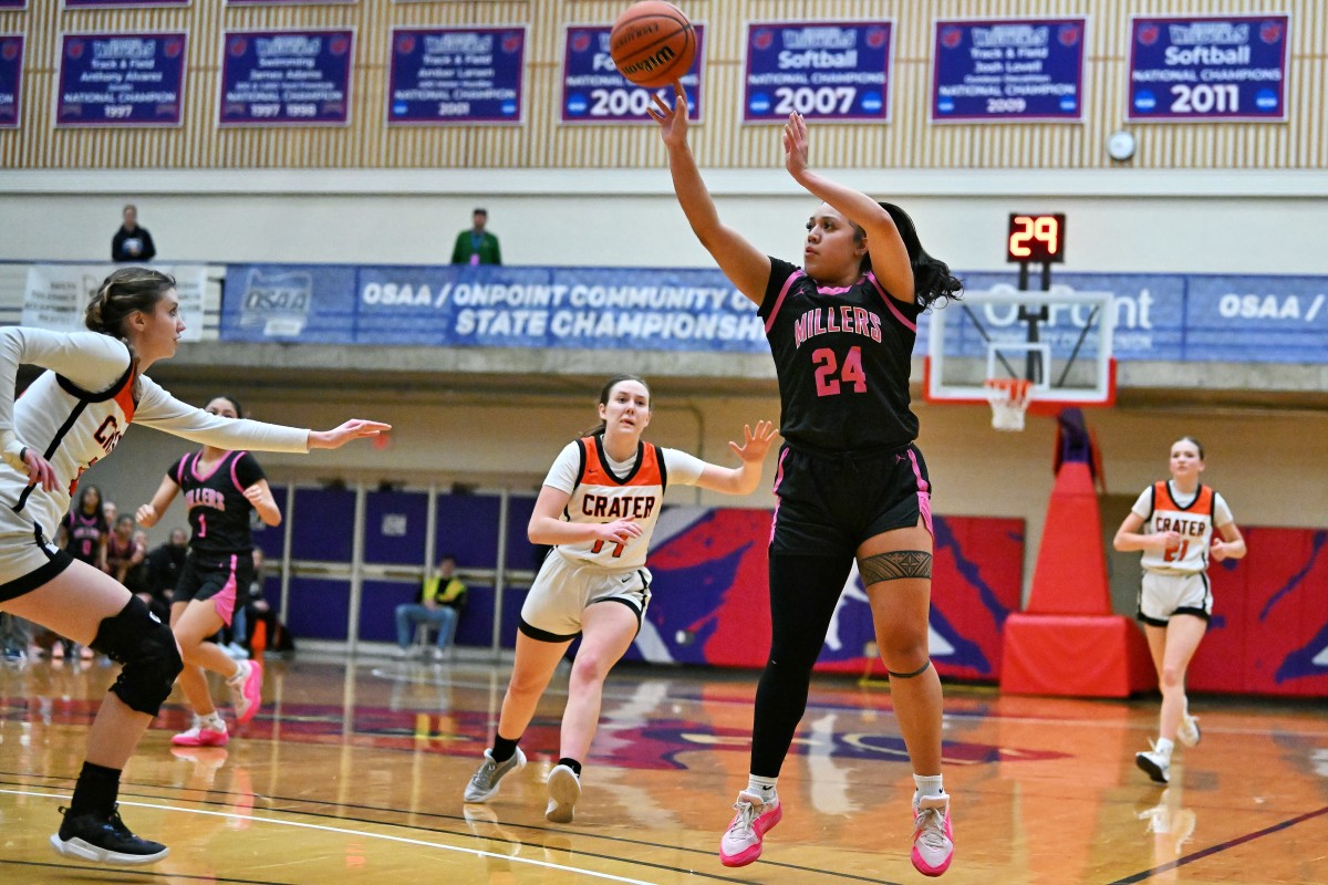 a Crater Springfield 5A Oregon girls basketball quarterfinal 2024 Leon Neuschwander 16