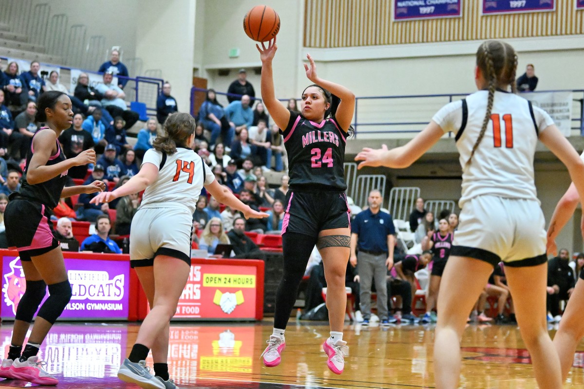 a Crater Springfield 5A Oregon girls basketball quarterfinal 2024 Leon Neuschwander 18