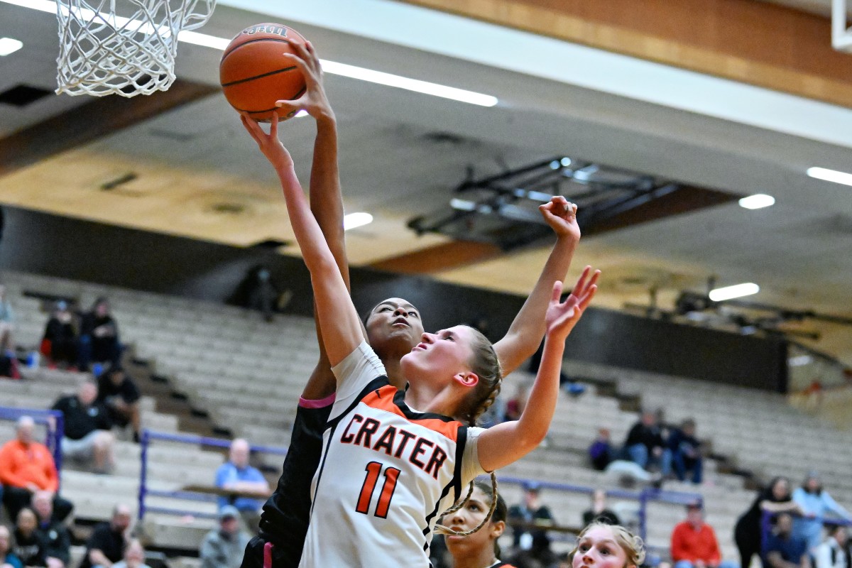 a Crater Springfield 5A Oregon girls basketball quarterfinal 2024 Leon Neuschwander 30