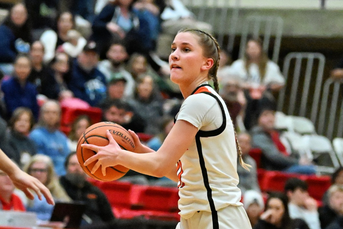 a Crater Springfield 5A Oregon girls basketball quarterfinal 2024 Leon Neuschwander 27