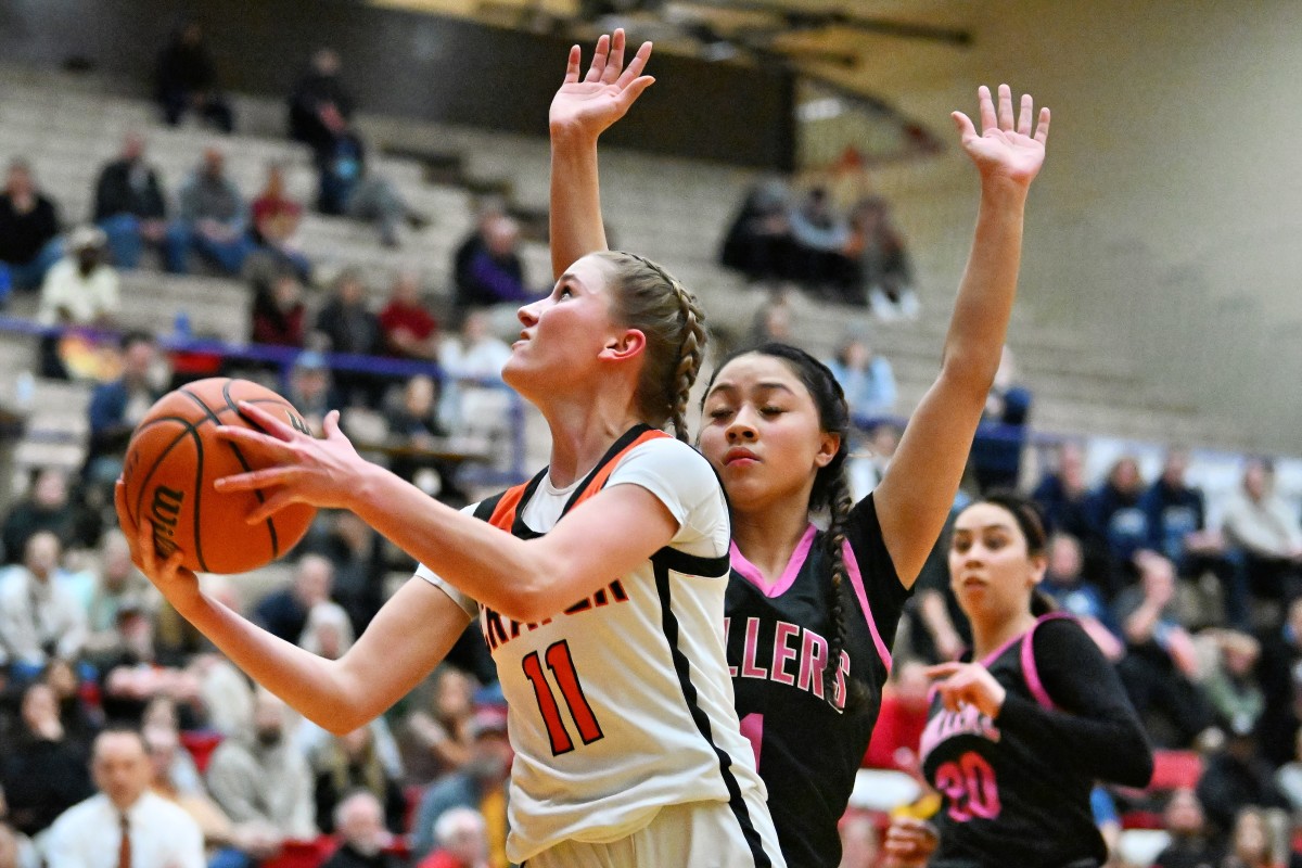 a Crater Springfield 5A Oregon girls basketball quarterfinal 2024 Leon Neuschwander 25