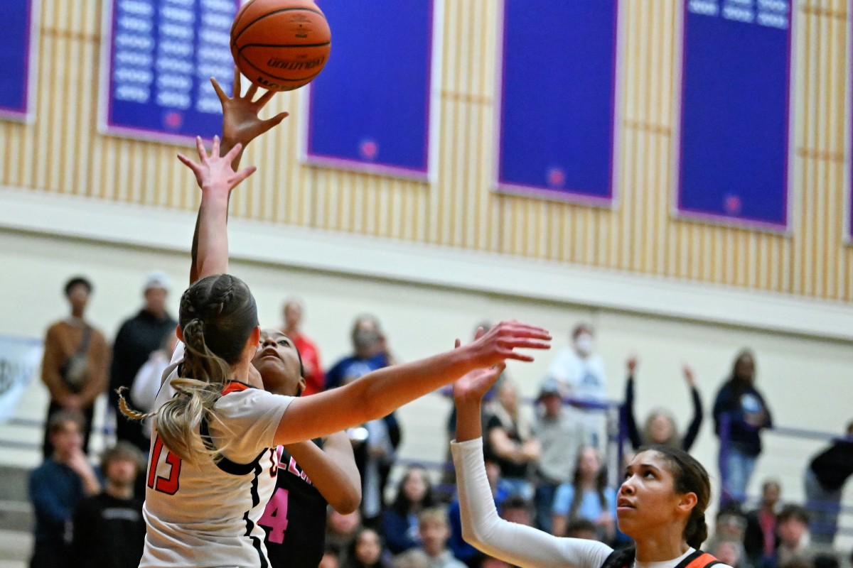 a Crater Springfield 5A Oregon girls basketball quarterfinal 2024 Leon Neuschwander 33