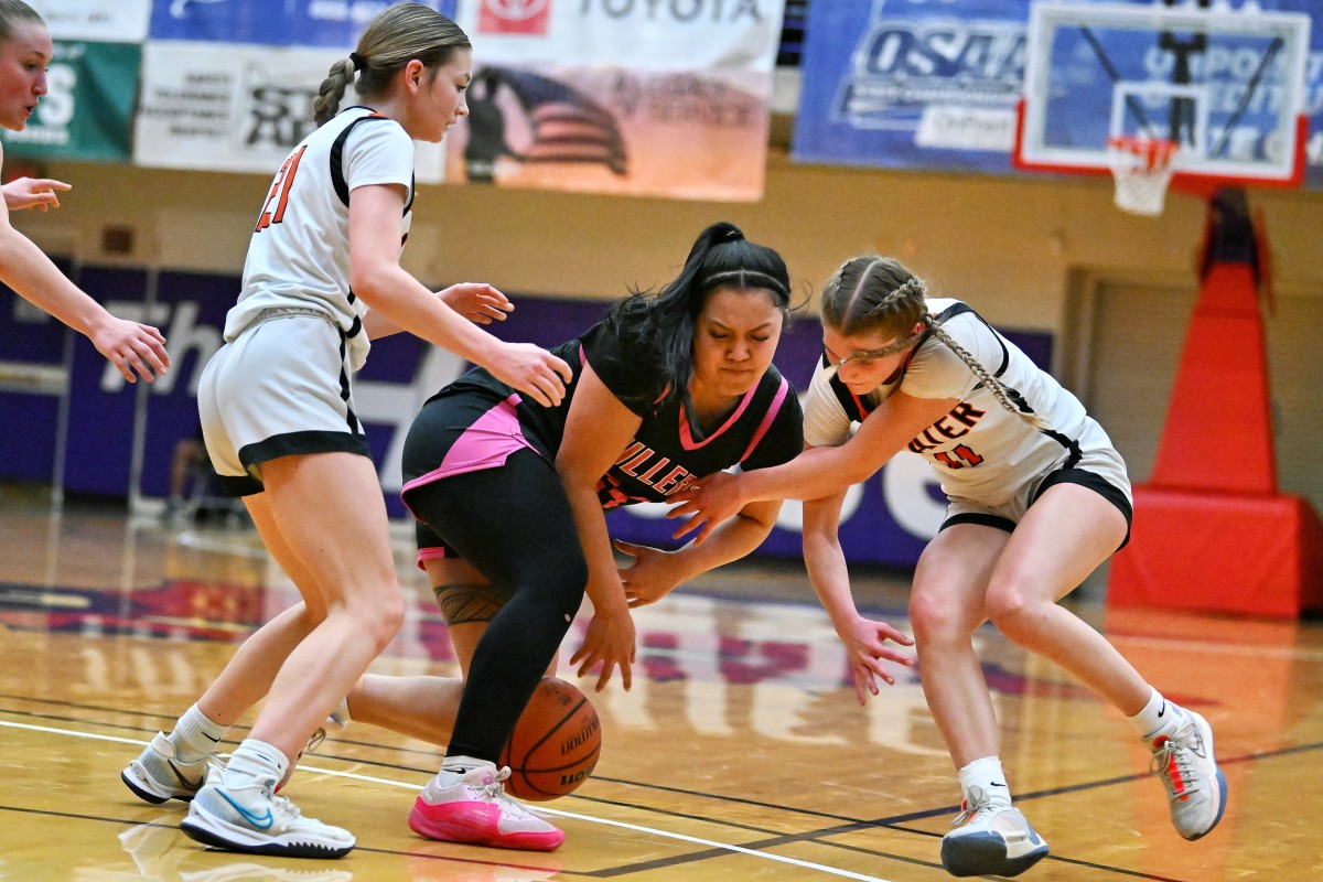 a Crater Springfield 5A Oregon girls basketball quarterfinal 2024 Leon Neuschwander 43