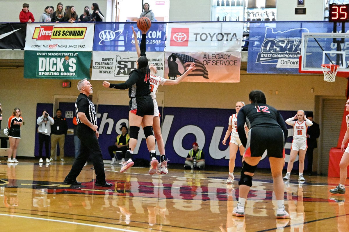 a Silverton Mountain View 5A Oregon girls basketball quarterfinal 2024 Leon Neuschwander 1