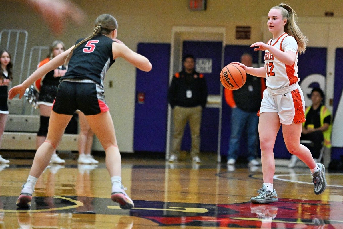 a Silverton Mountain View 5A Oregon girls basketball quarterfinal 2024 Leon Neuschwander 3