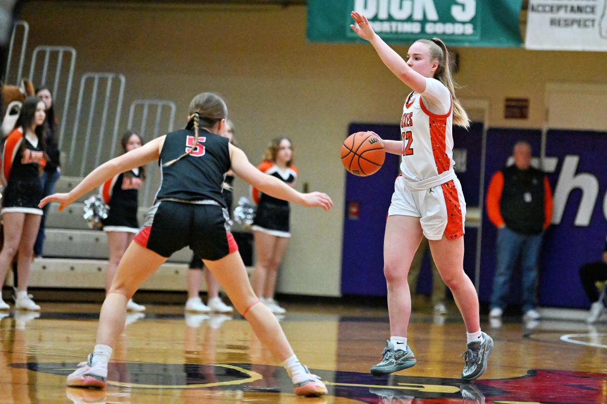 a Silverton Mountain View 5A Oregon girls basketball quarterfinal 2024 Leon Neuschwander 4