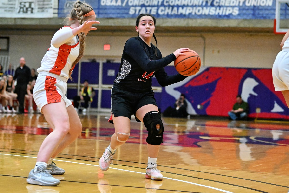 a Silverton Mountain View 5A Oregon girls basketball quarterfinal 2024 Leon Neuschwander 30