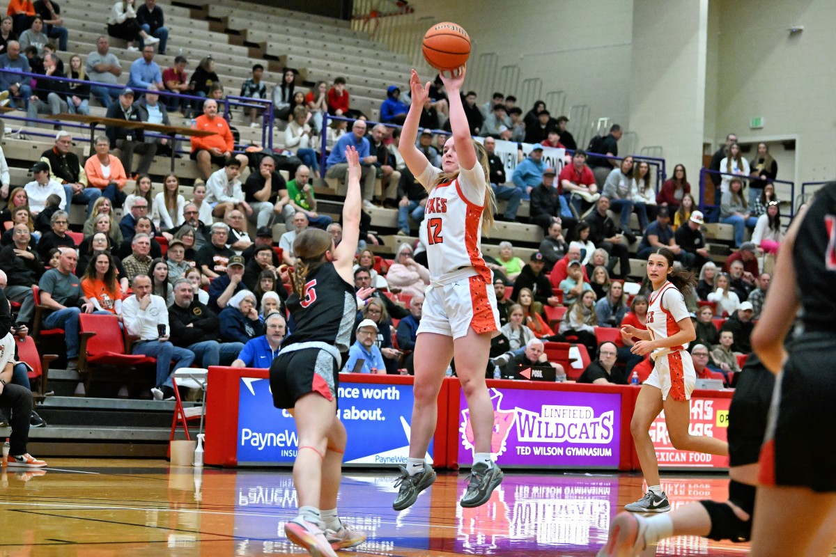 a Silverton Mountain View 5A Oregon girls basketball quarterfinal 2024 Leon Neuschwander 34