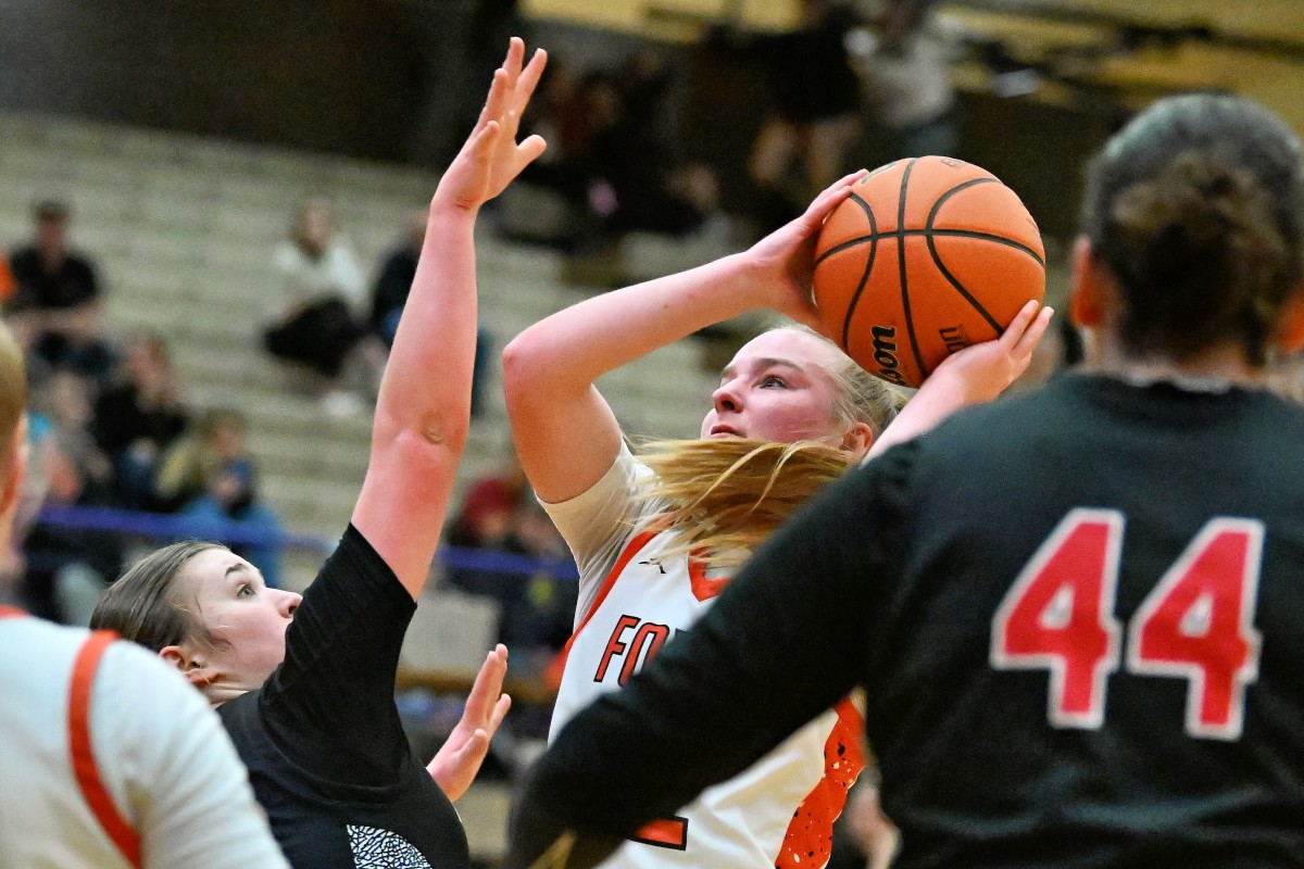 a Silverton Mountain View 5A Oregon girls basketball quarterfinal 2024 Leon Neuschwander 42