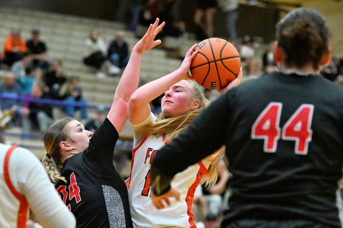 a Silverton Mountain View 5A Oregon girls basketball quarterfinal 2024 Leon Neuschwander 41