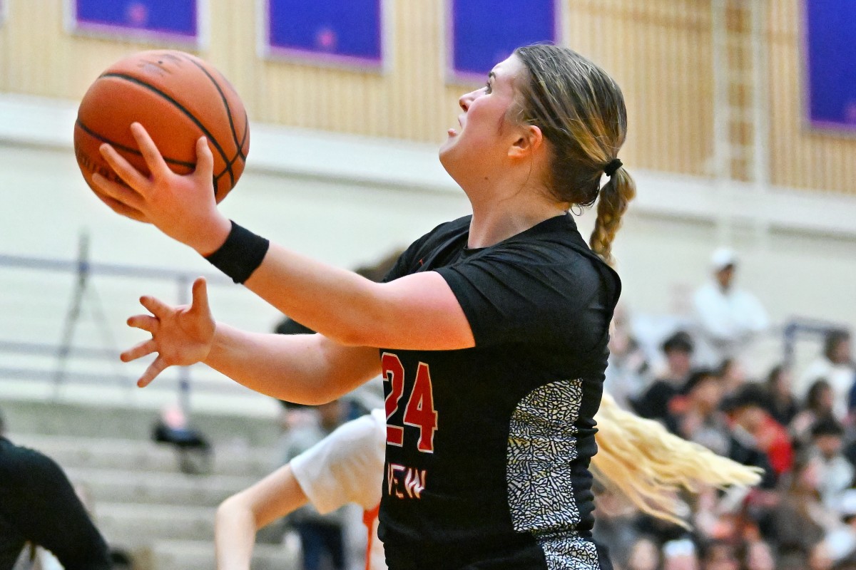 a Silverton Mountain View 5A Oregon girls basketball quarterfinal 2024 Leon Neuschwander 54