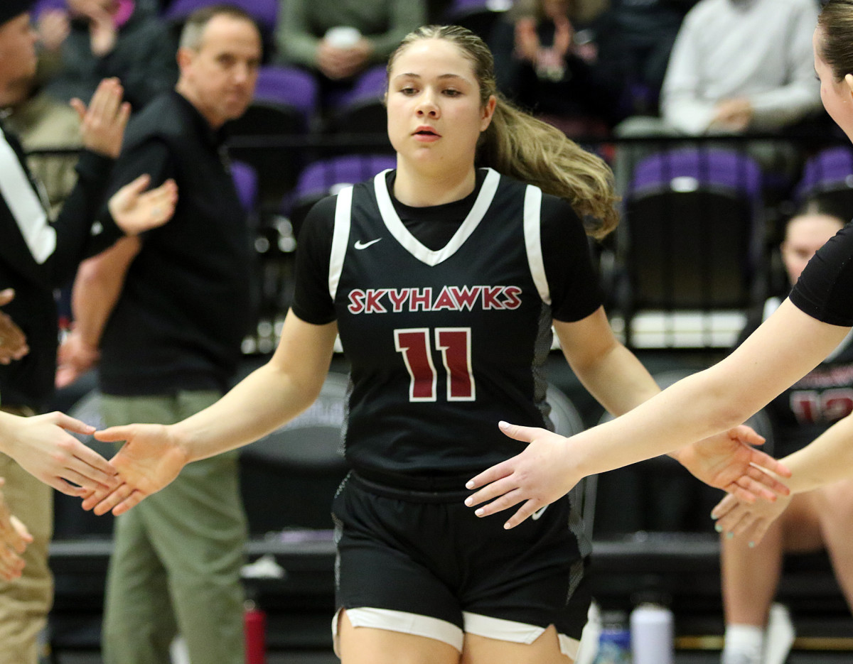 a South Medford Southridge 6A Oregon girls basketball quarterfinal 2024 Dan Brood 5