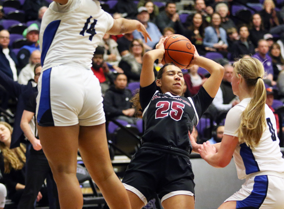 a South Medford Southridge 6A Oregon girls basketball quarterfinal 2024 Dan Brood 12